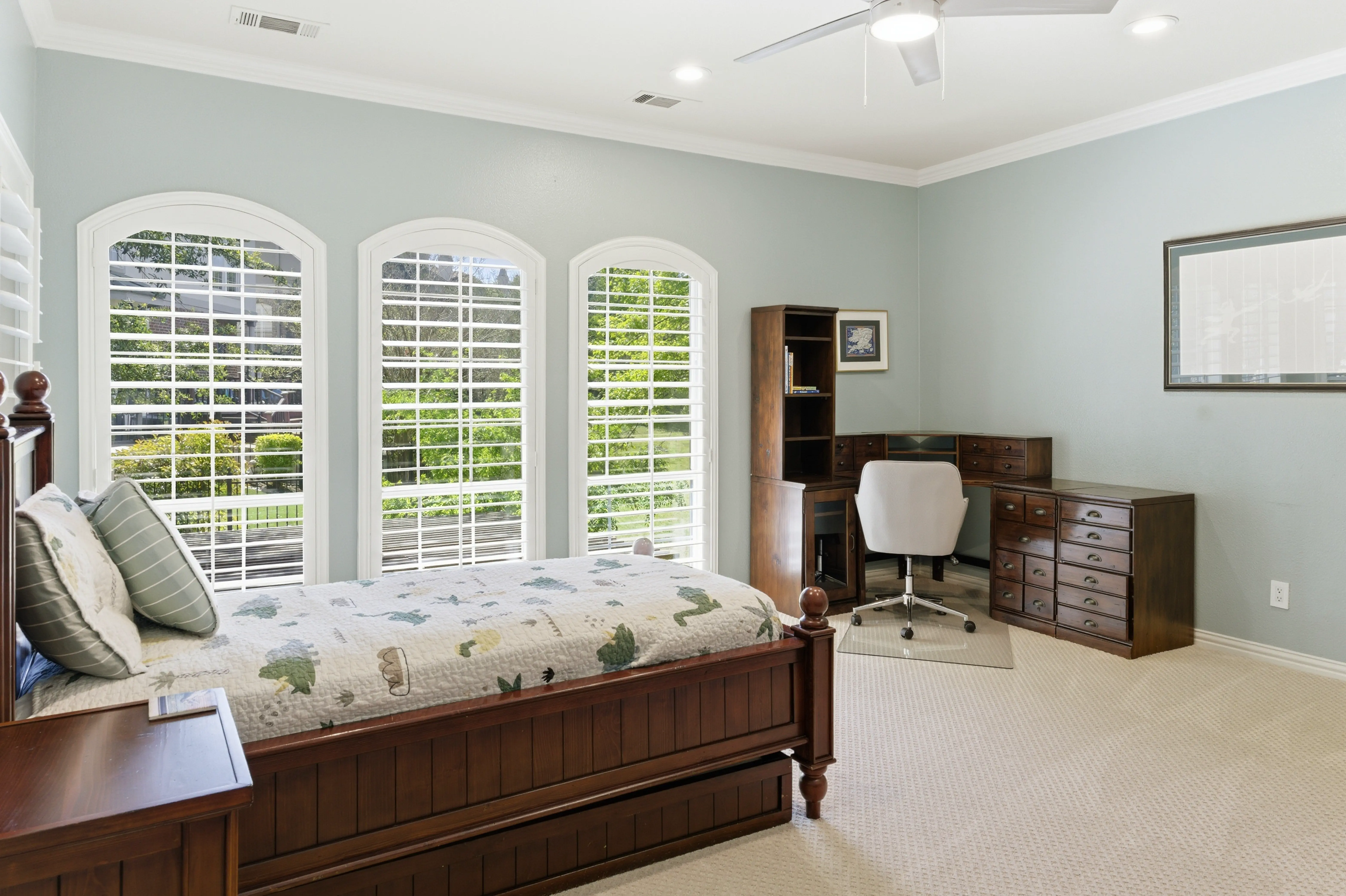 Guest bedroom