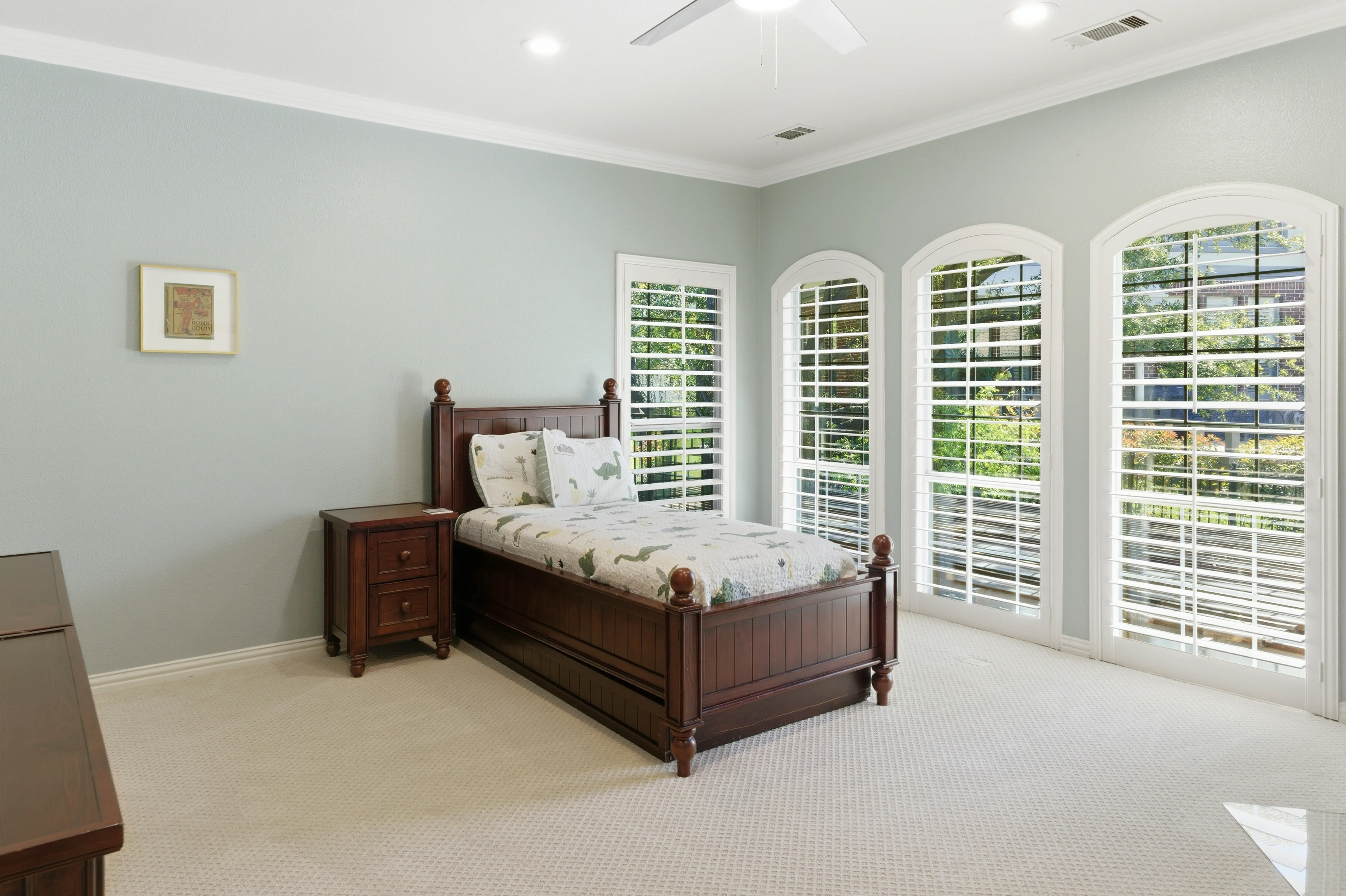 Guest bedroom, alternate view